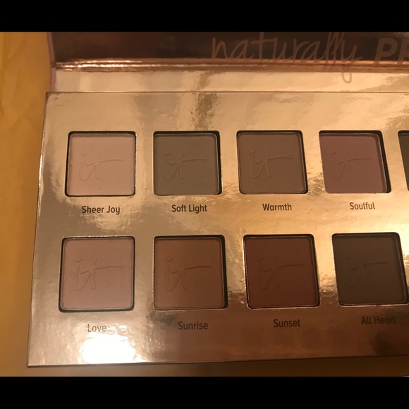 NWT-IT Cosmetics eye shadow palette - Picture 4 of 5